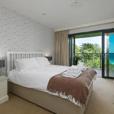 Waters Edge Apartment